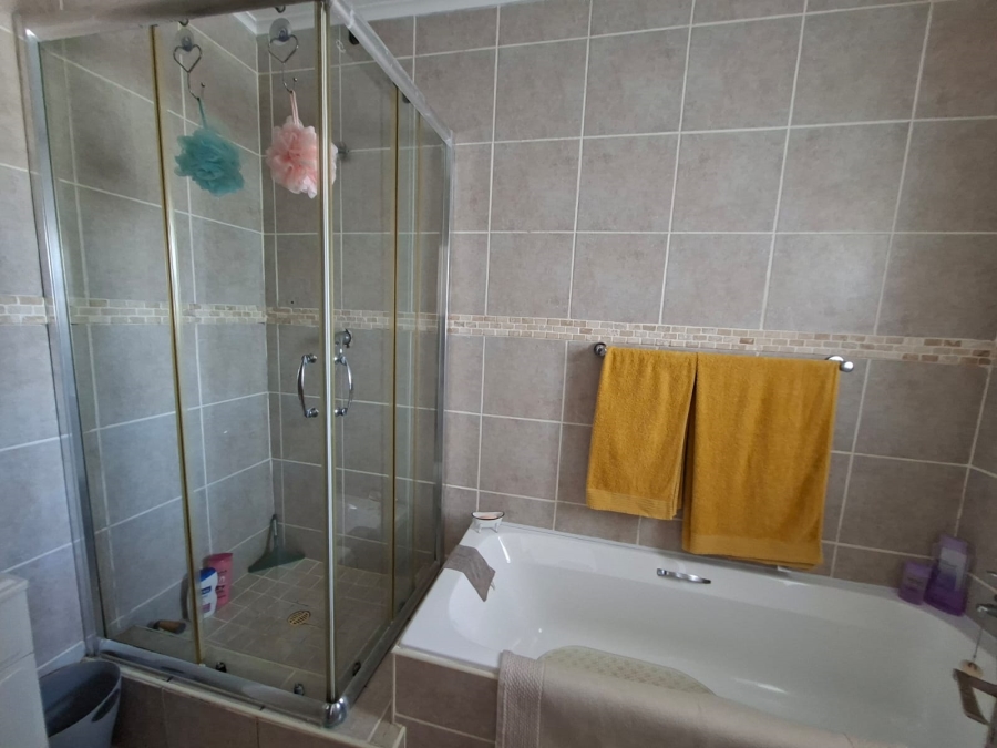 3 Bedroom Property for Sale in Reebok Western Cape